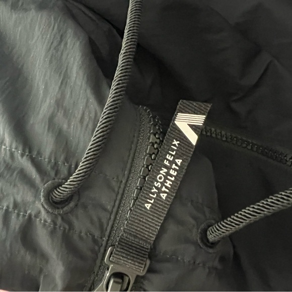 Athleta legend crop half zip - Picture 5 of 6